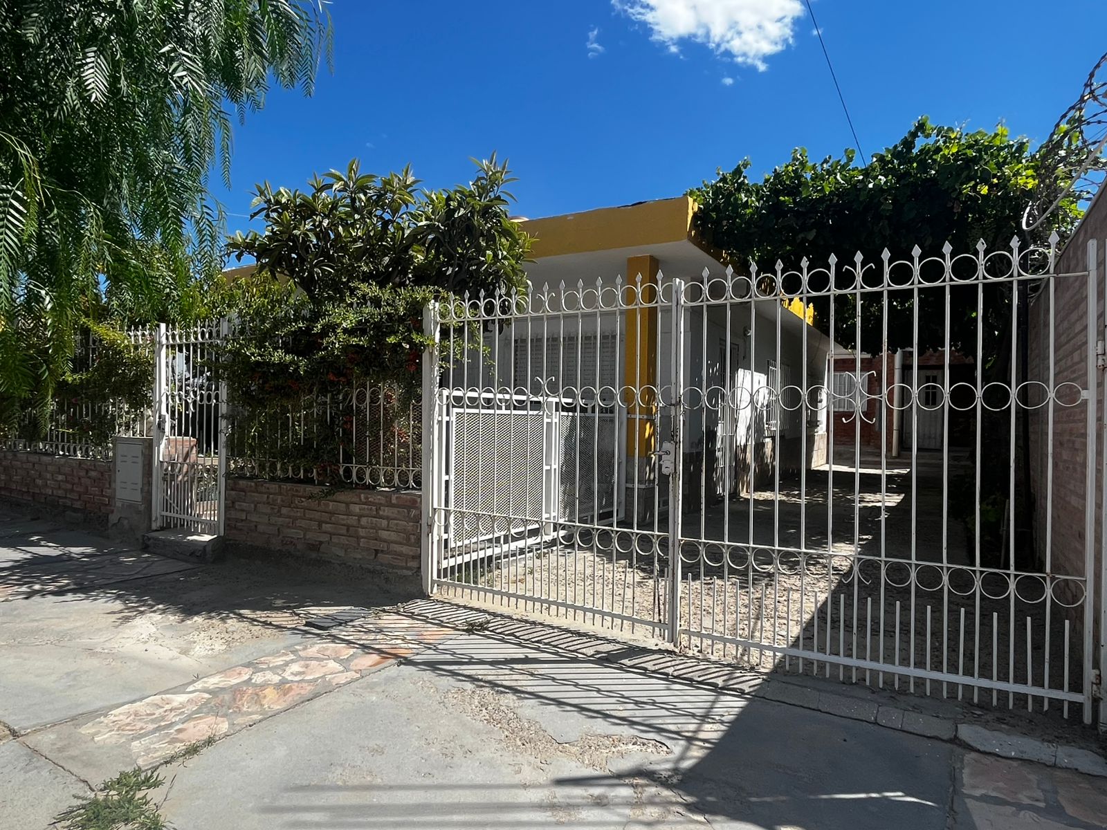 Imagen de Casa con departamento - Barrio Oeste 