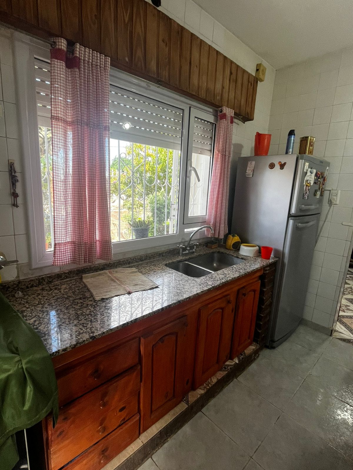 Imagen de Casa con departamento - Barrio Oeste 