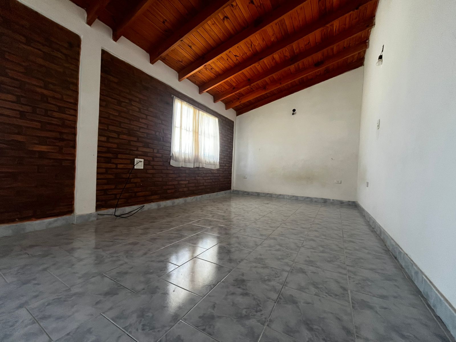 Imagen de Casa con departamento - Barrio Oeste 