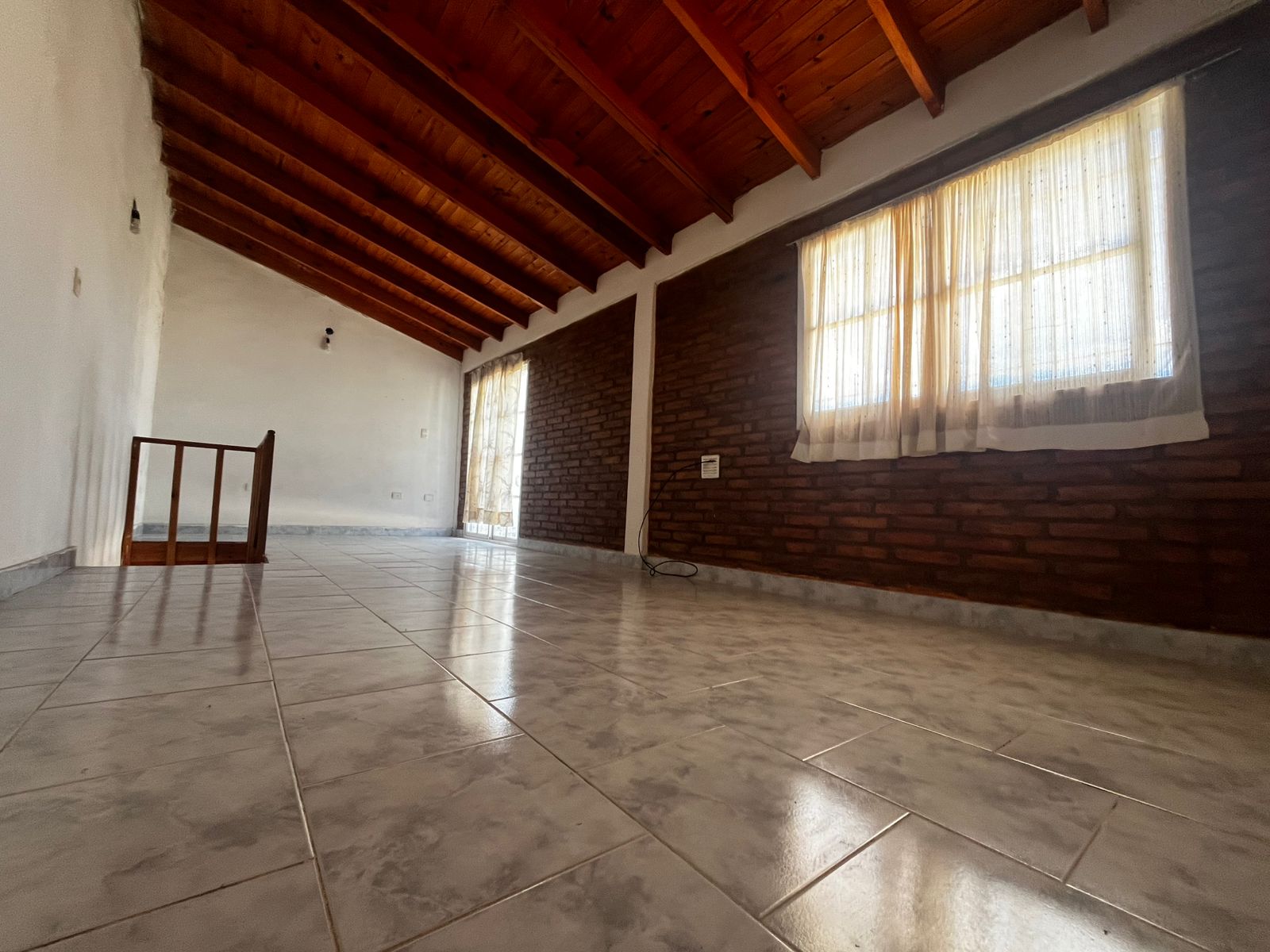 Imagen de Casa con departamento - Barrio Oeste 