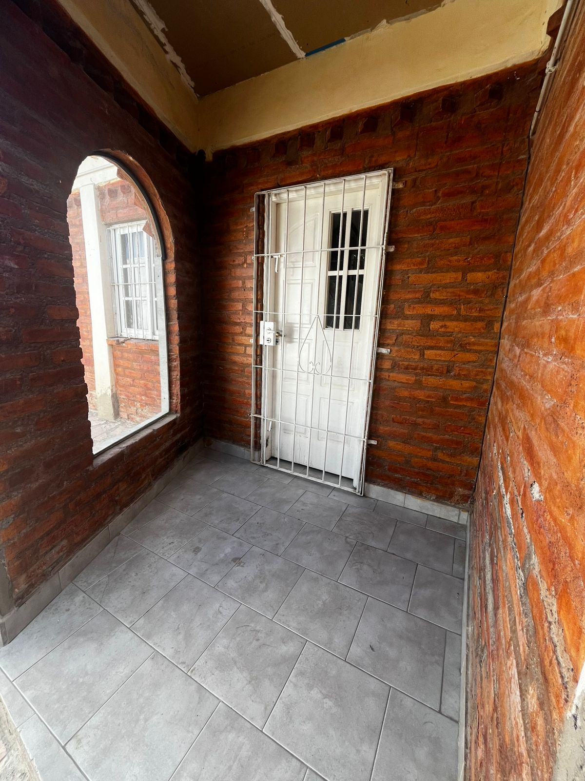 Imagen de Casa con departamento - Barrio Oeste 