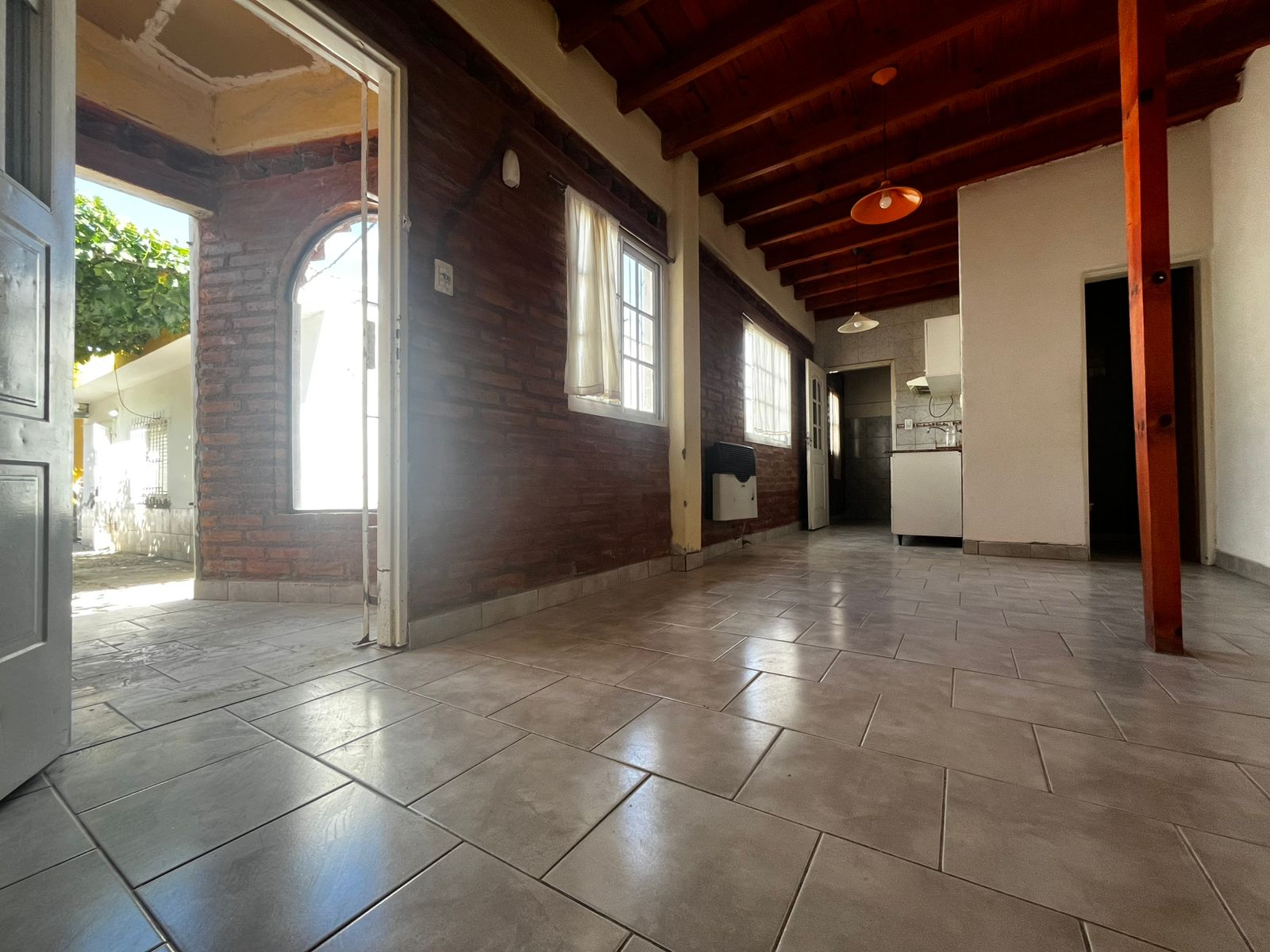 Imagen de Casa con departamento - Barrio Oeste 